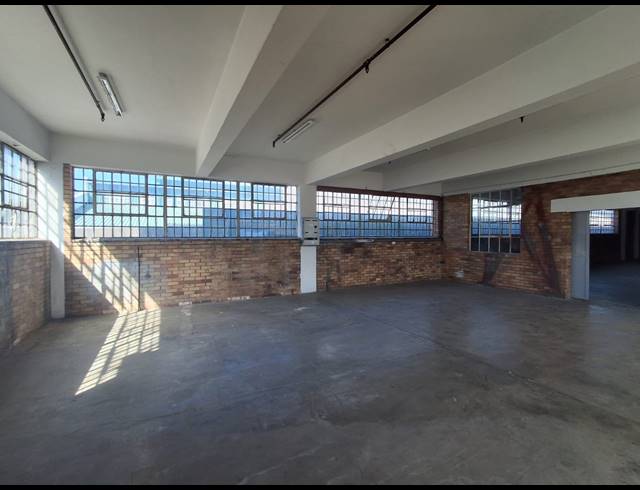 926M² WAREHOUSE TO LET IN BENROSE